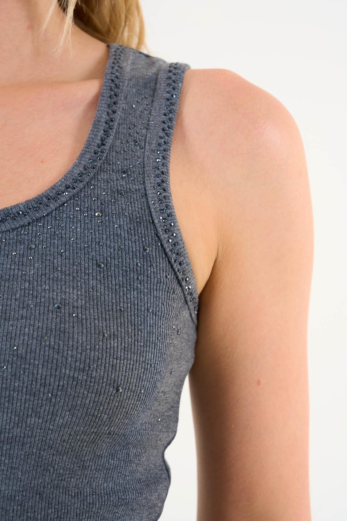 kare-yaka-duz-atlet-antrasit-85b0f8